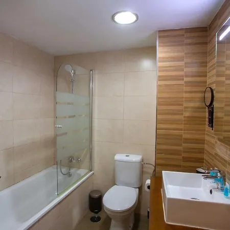 Holidays2malaga Lagunillas 3 Bedrooms Downtown Local Area 500mb Free Wifi * مالقة